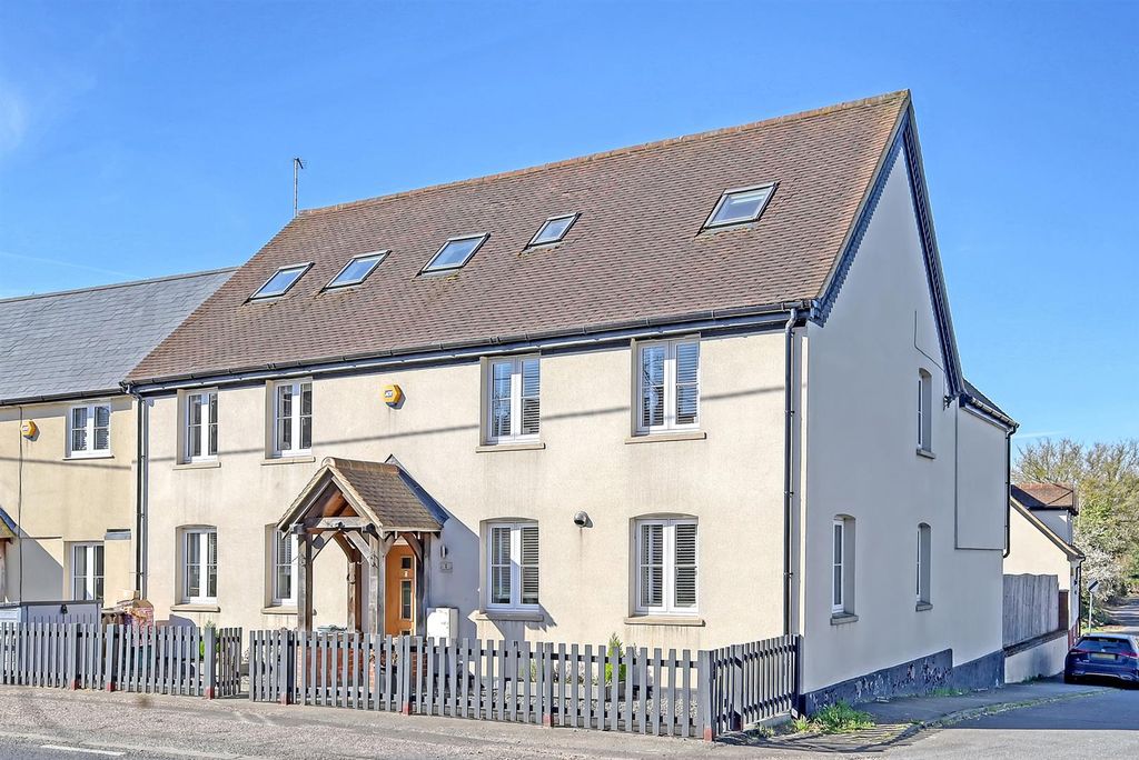 Property photo 1 of 52 Mf6.Jpg