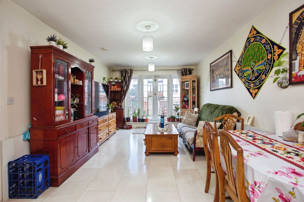 Property photo 2 of 13