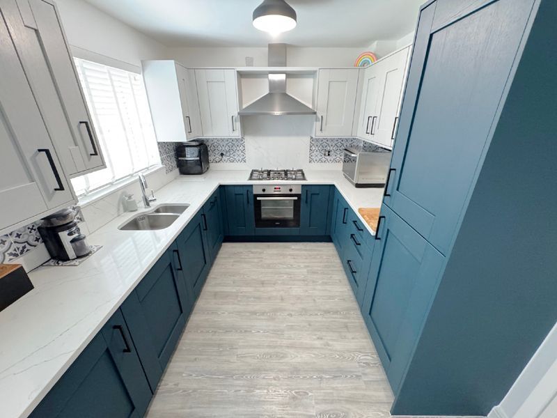 Property photo 3 of 34 Family Dining Kitchen