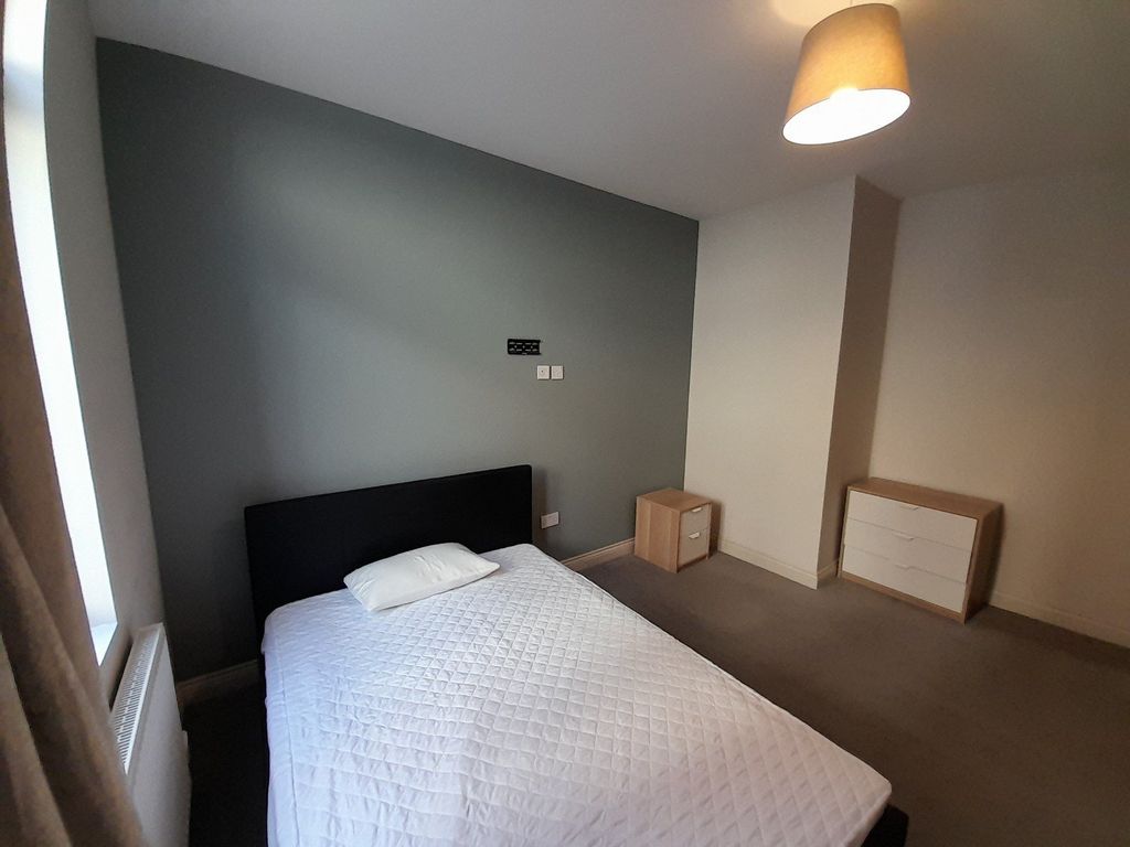Property photo 3 of 4 Room