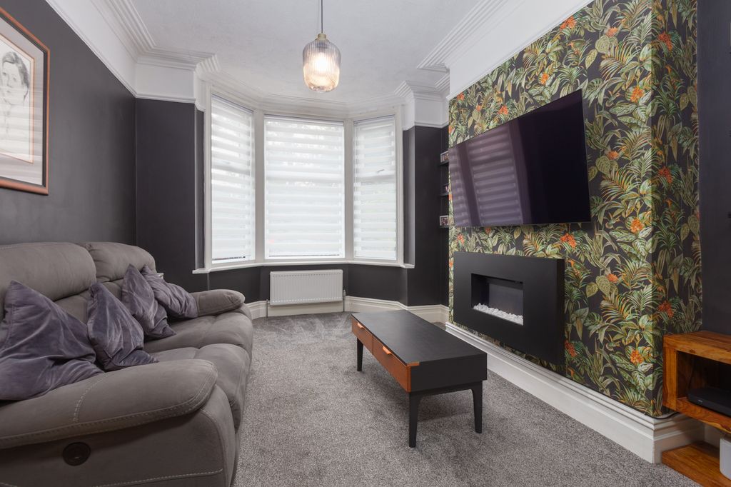 Property photo 3 of 20