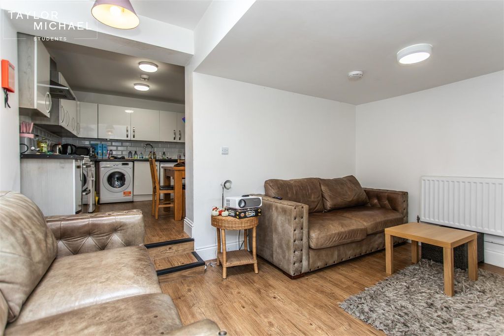 Property photo 2 of 18 Living Room