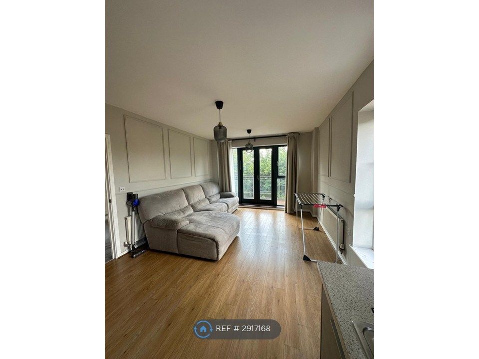 Property photo 1 of 12 Living Room