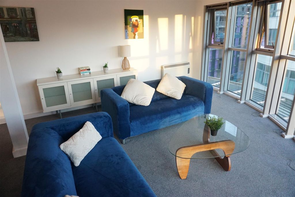 Property photo 2 of 13 Image00100