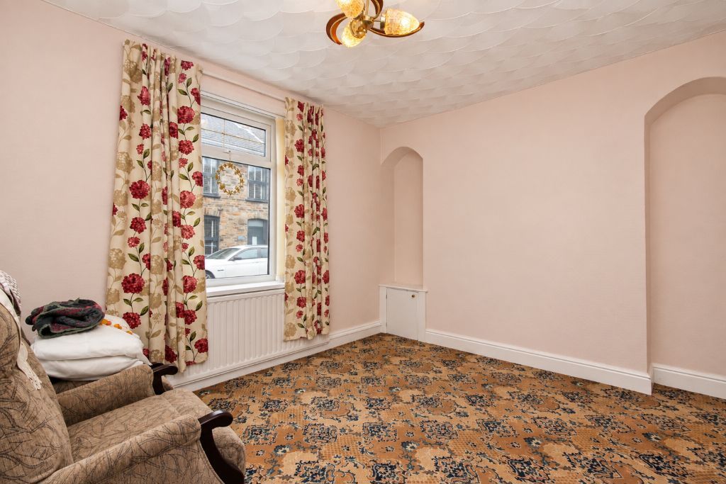 Property photo 3 of 14 Sitting Room