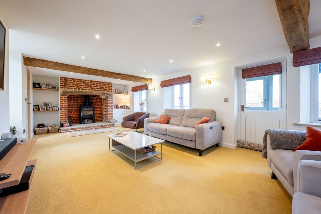 Property photo 3 of 42