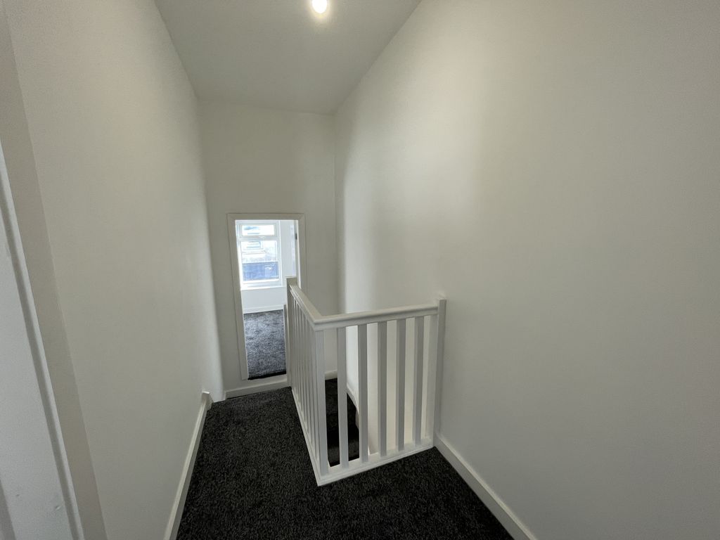 Property photo 3 of 14 Img 3267