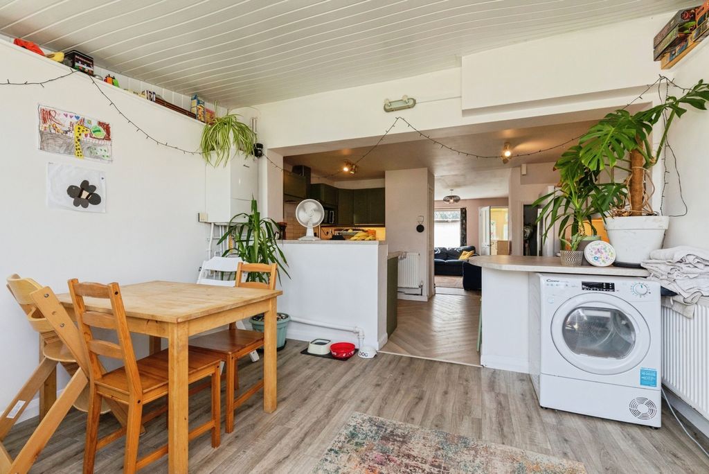 Property photo 3 of 20 Pbox-Img.Jpg