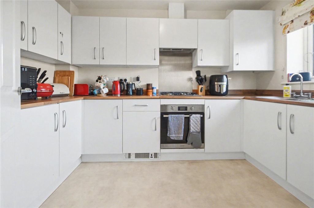 Property photo 3 of 15 Picture No. 12