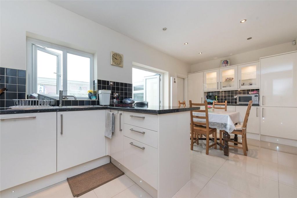 Property photo 2 of 14 Picture No. 06