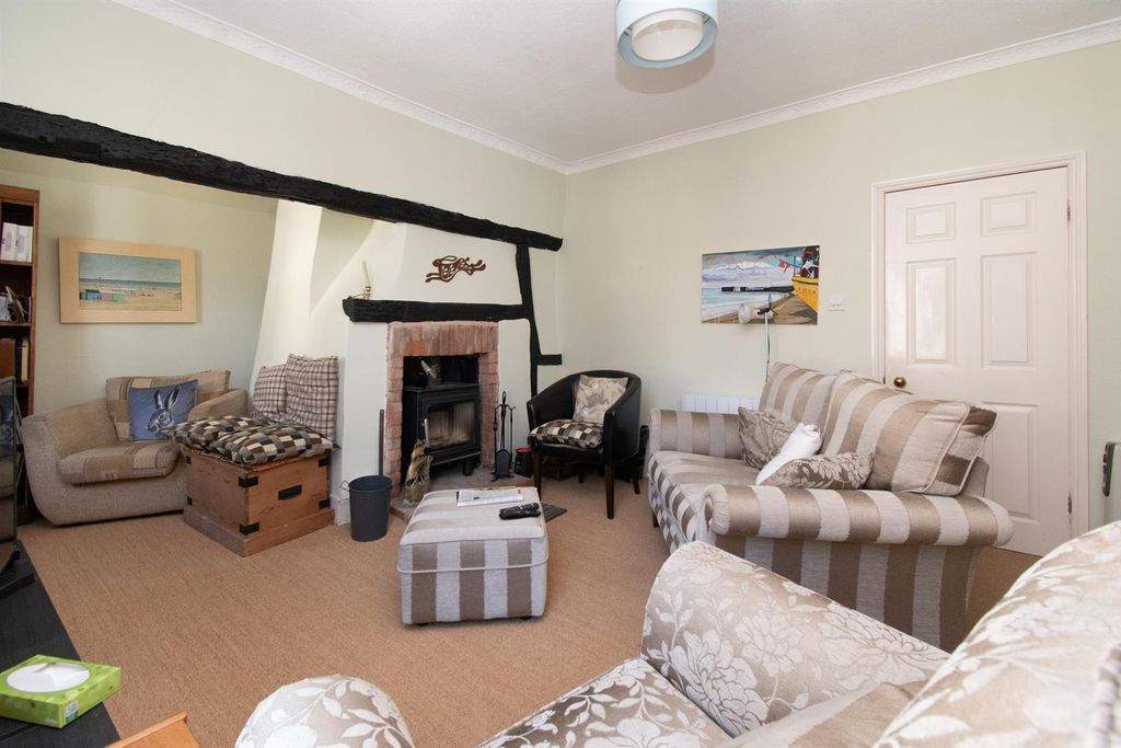 Property photo 3 of 28 Living Room