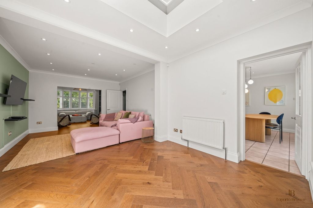 Property photo 3 of 29