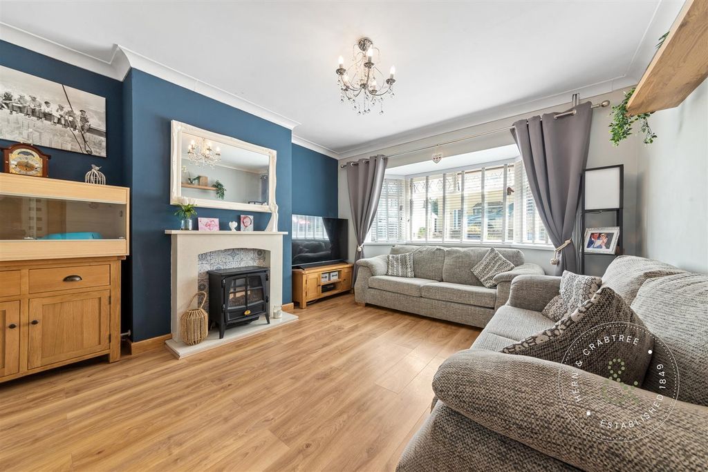 Property photo 2 of 32 Brundall-Crescent-17.Jpg