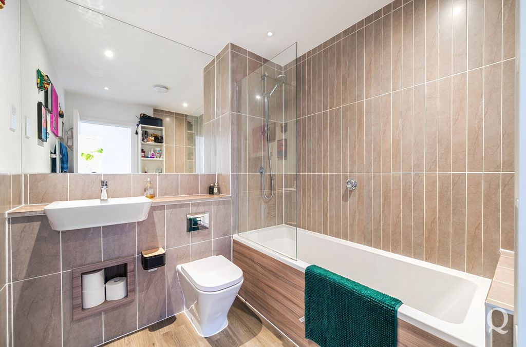 Property photo 2 of 23 48653A66-1284-4Fd...