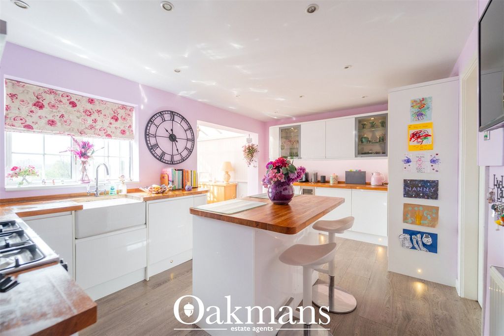 Property photo 2 of 27 Picture No. 24