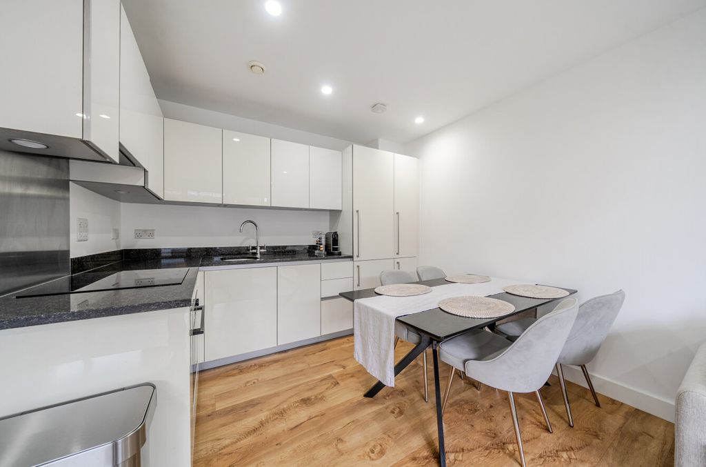 Property photo 3 of 13 1494555-8-6A60848...