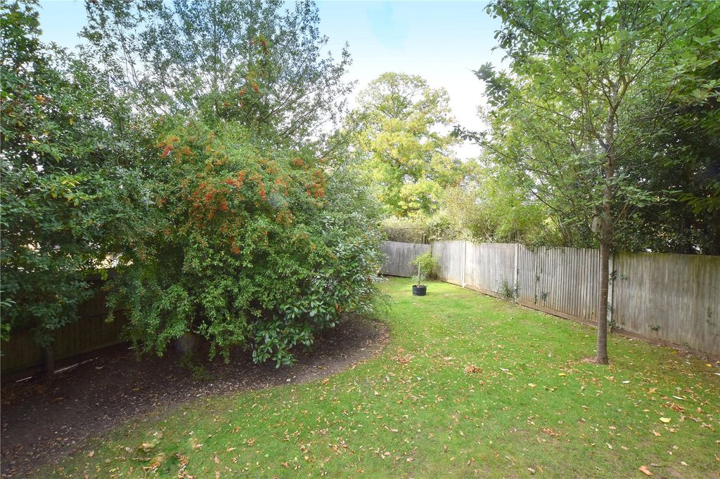 Property photo 3 of 13 Communal Garden