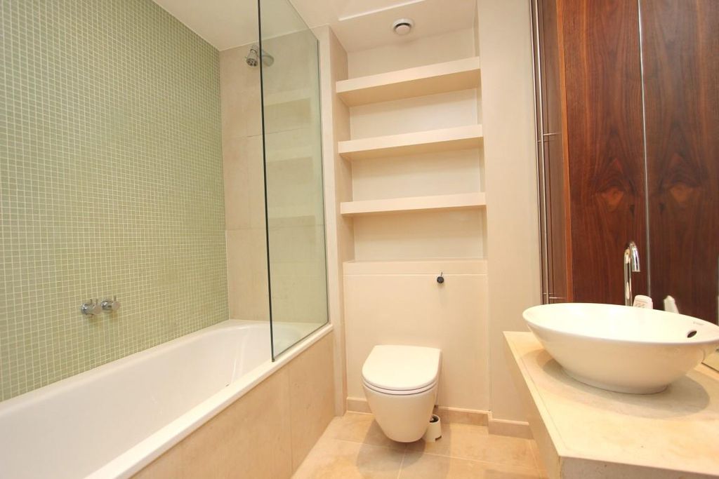 Property photo 3 of 4 New Providence Wharf.Jpg