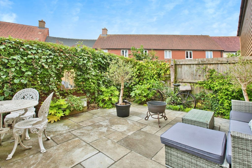 Property photo 2 of 16 Photo