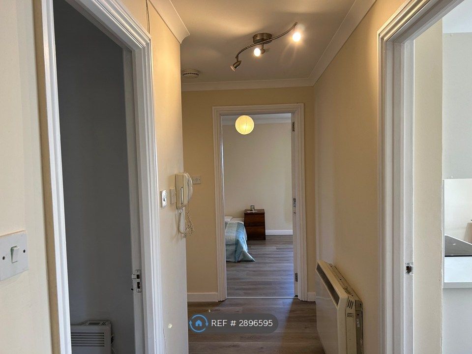 Property photo 1 of 8 Entrance Hallway