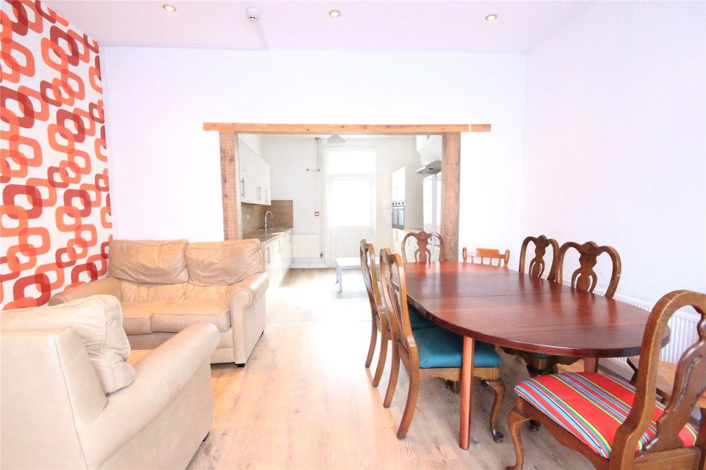 Property photo 3 of 11 Picture No. 02