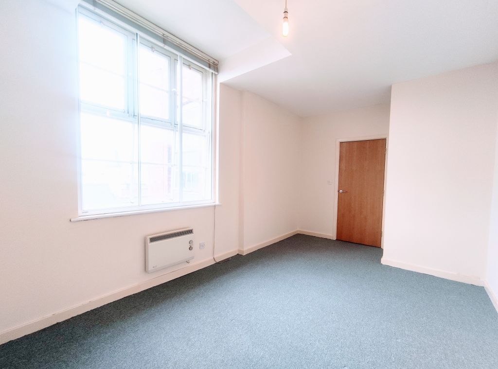 Property photo 3 of 8 3