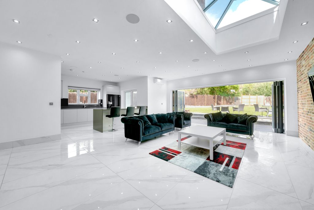 Property photo 1 of 27 Open-Plan Kitchen/Lounge