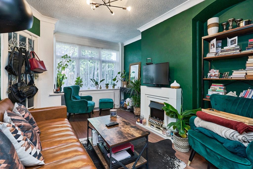 Property photo 3 of 19