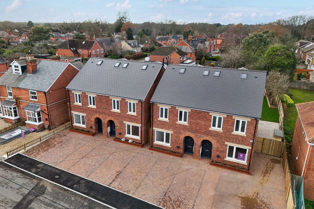 Property photo 1 of 37 Picture No. 62