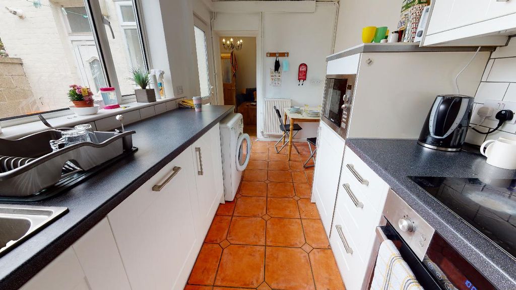 Property photo 2 of 9