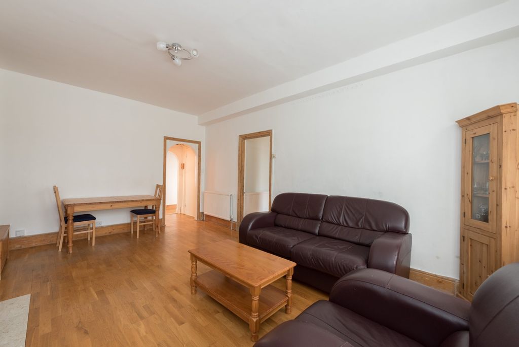 Property photo 3 of 9 Photo 05