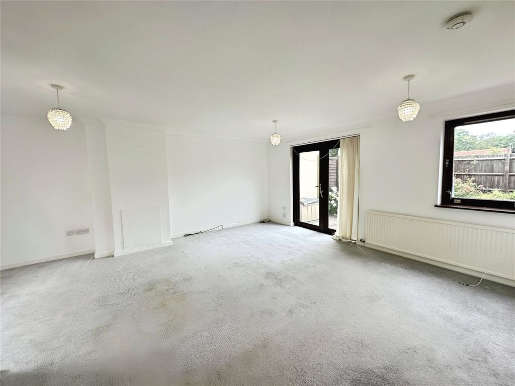 Property photo 2 of 9 Picture No. 22
