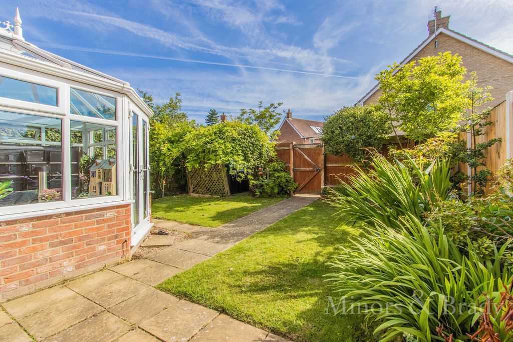 Property photo 2 of 21