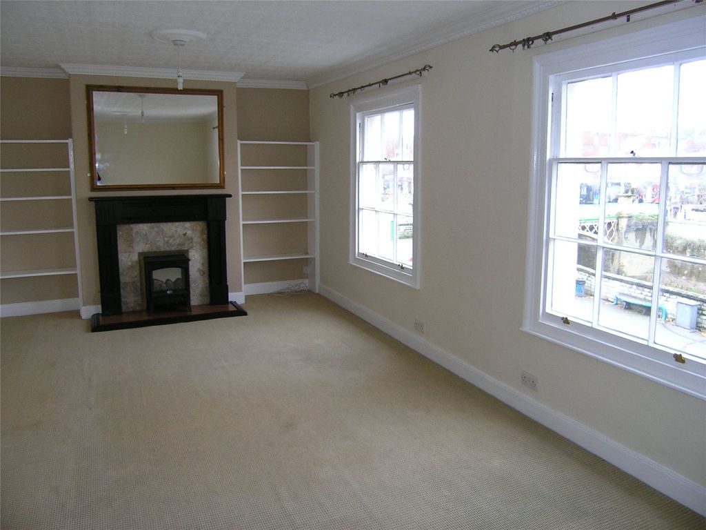 Property photo 2 of 10 Picture No. 04