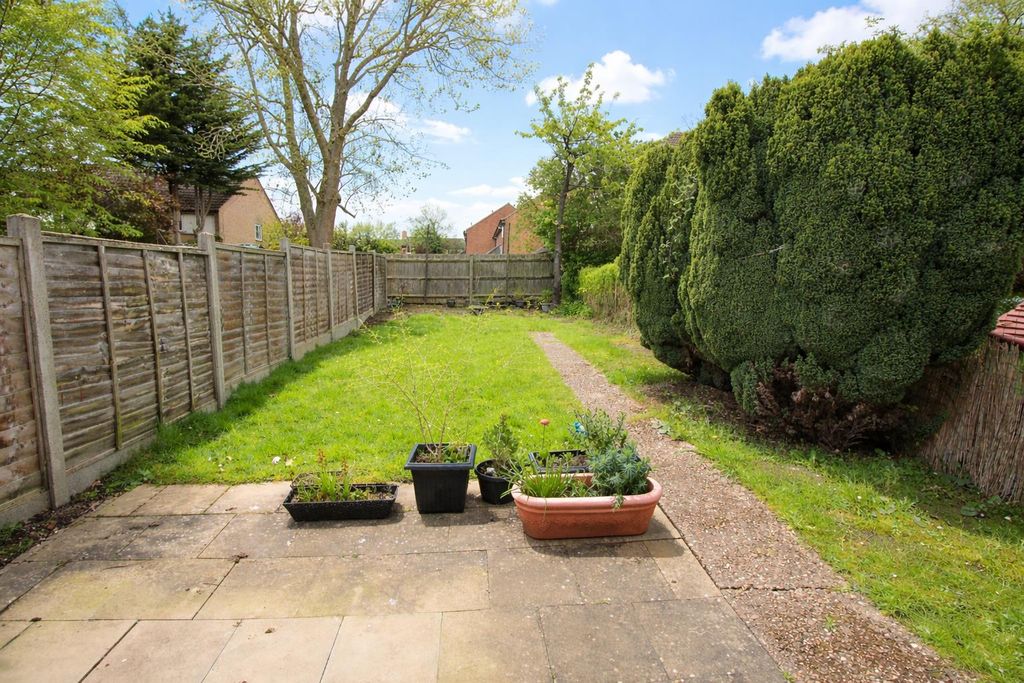 Property photo 3 of 8 Garden.Png