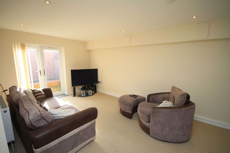 Property photo 2 of 10 Lounge