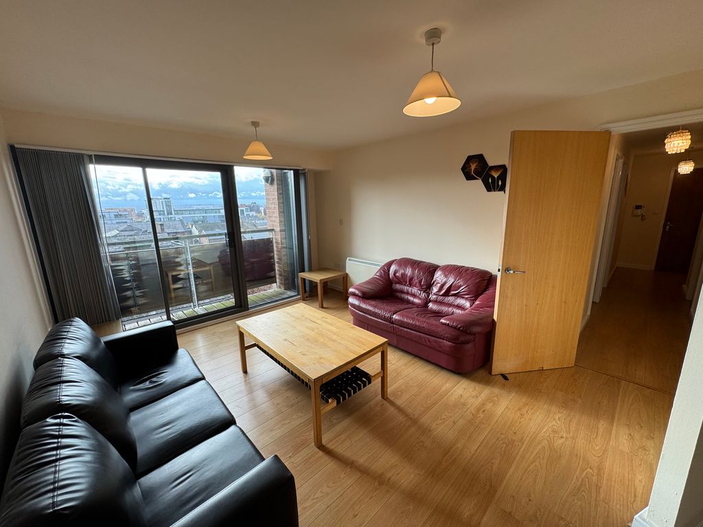 Property photo 1 of 11 Living Room