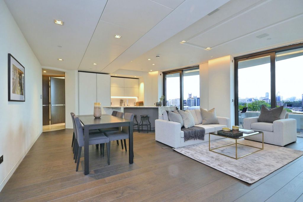 Property photo 2 of 18 Image