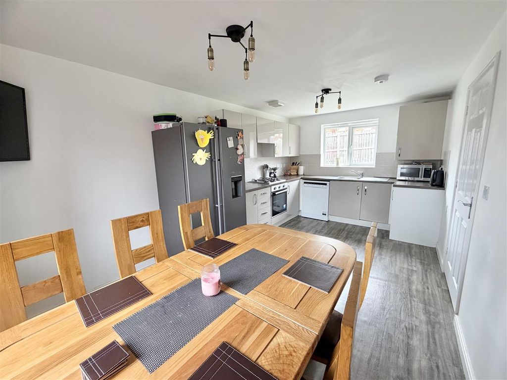 Property photo 2 of 29 Dining Kitchen