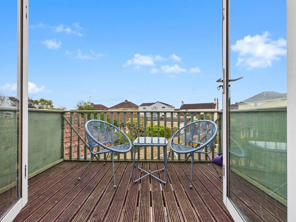 Property photo 2 of 9 Picture No. 16
