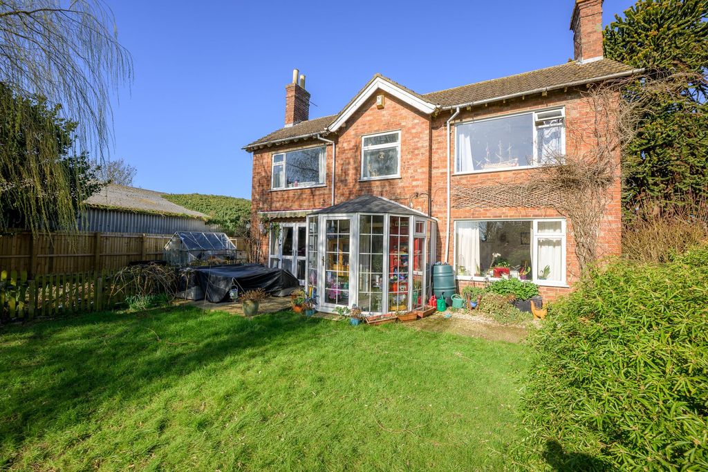 Property photo 1 of 40