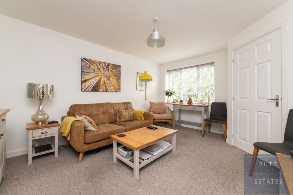 Property photo 2 of 12