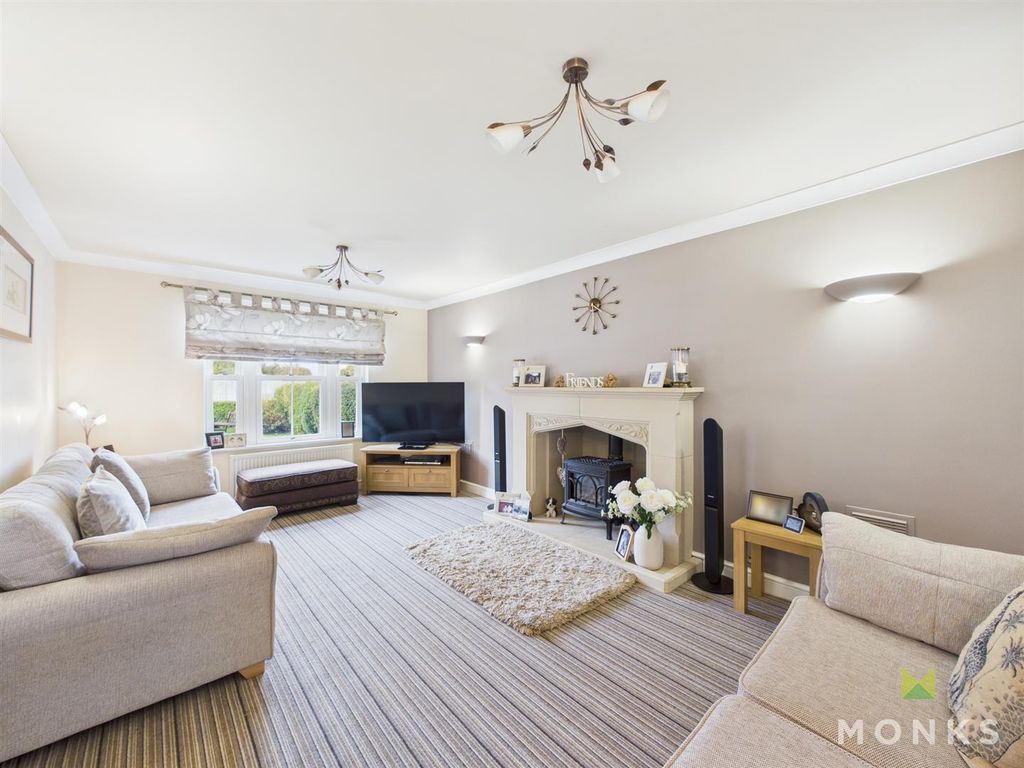 Property photo 2 of 36 Cam01348G0-Pr0761-Still024.Jpg