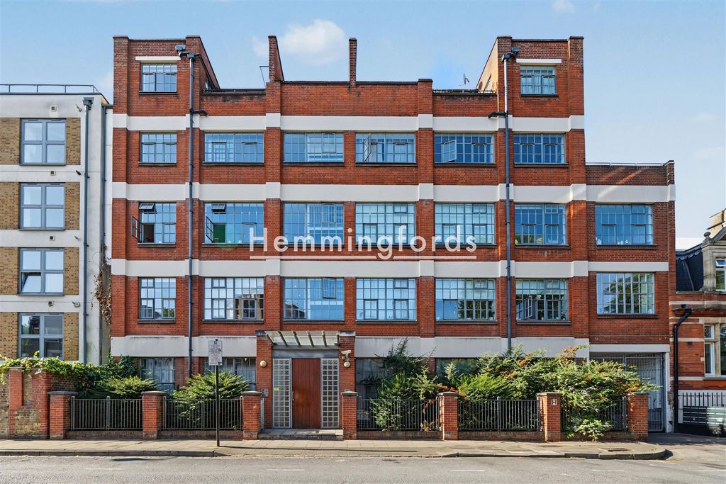 Property photo 2 of 9 Shepperton Road N1-1.Jpg
