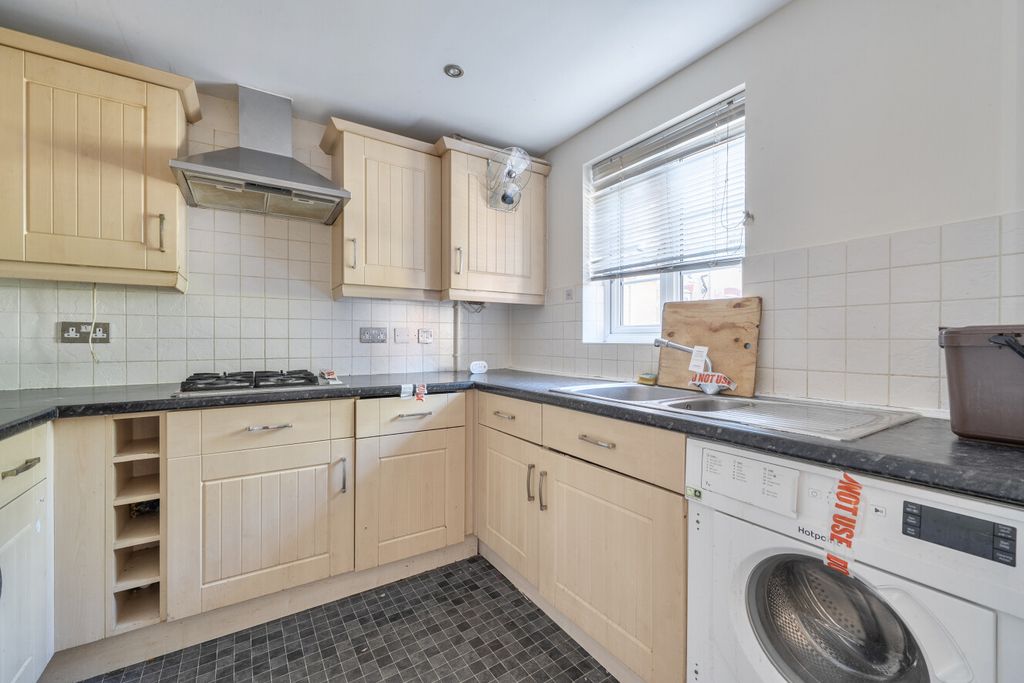 Property photo 3 of 11 1498149-25-6A67d4...