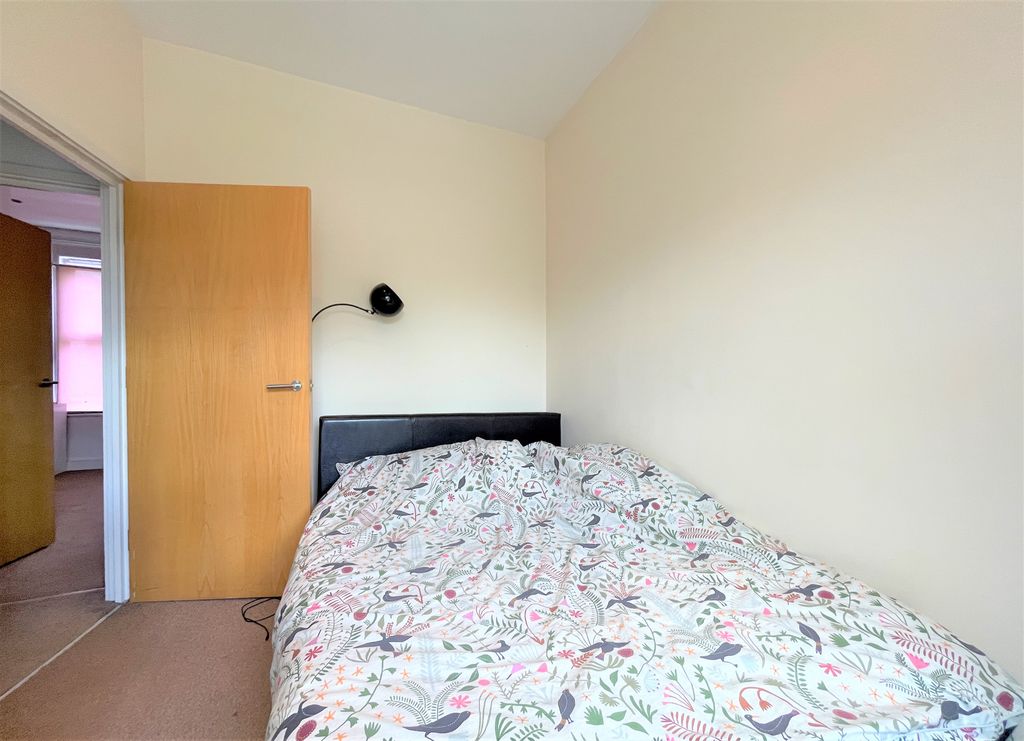 Property photo 3 of 5