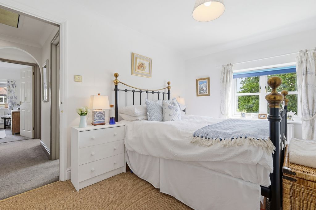 Property photo 3 of 33 14_Img_5817