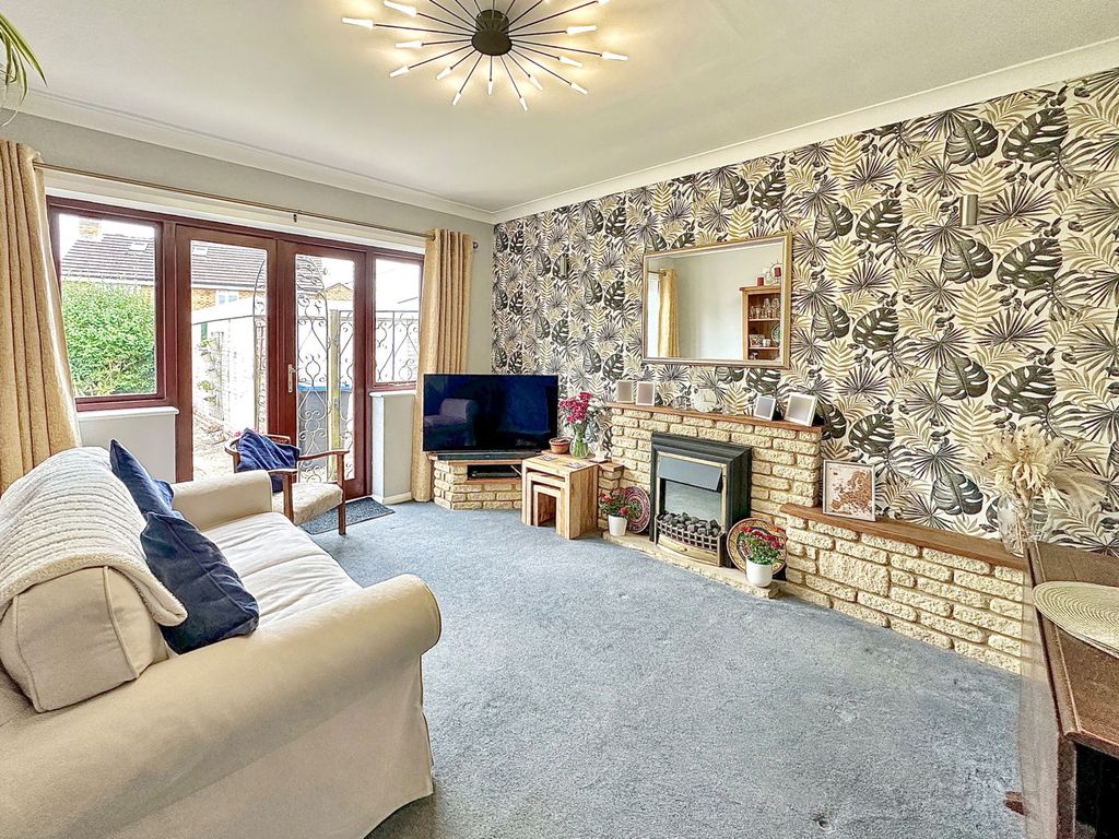 Property photo 2 of 19