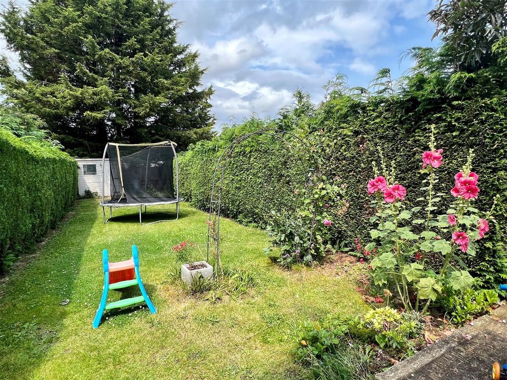Property photo 2 of 12