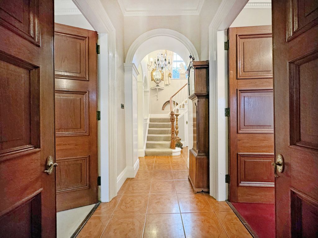 Property photo 2 of 48